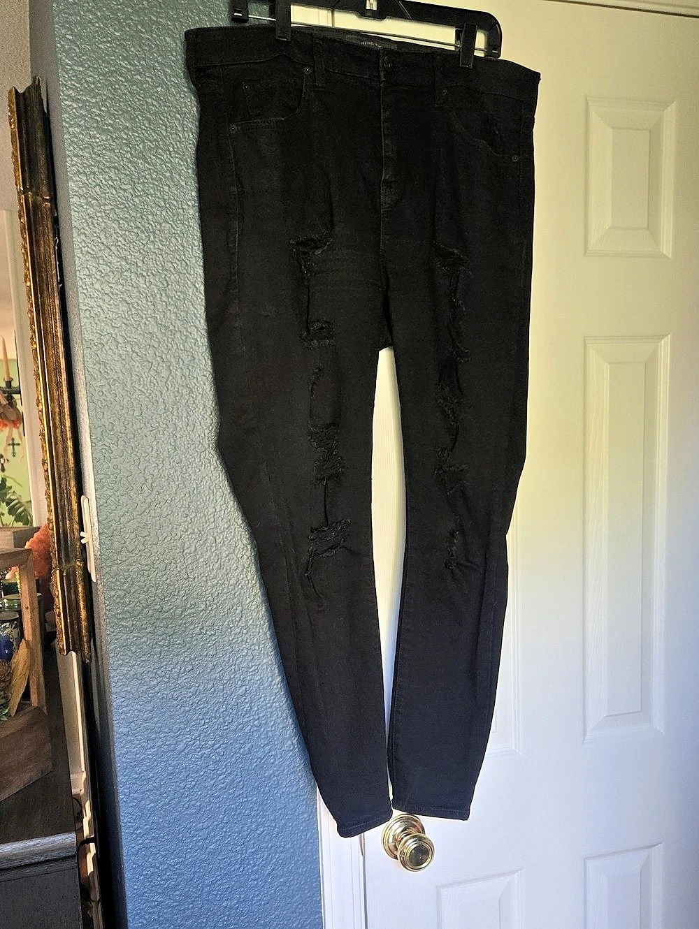 Torrid Black Distressed Skinny Jeans Excellent Condition